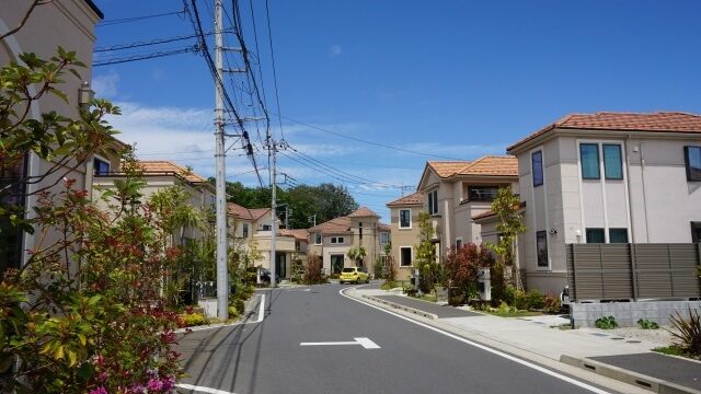中古一戸建て選びで失敗しないために！購入前に確認すべき法的適合性と建物状態の徹底解説